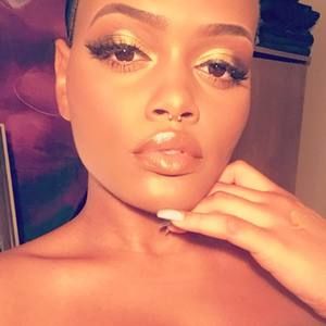 Meet your Posher, Nikki